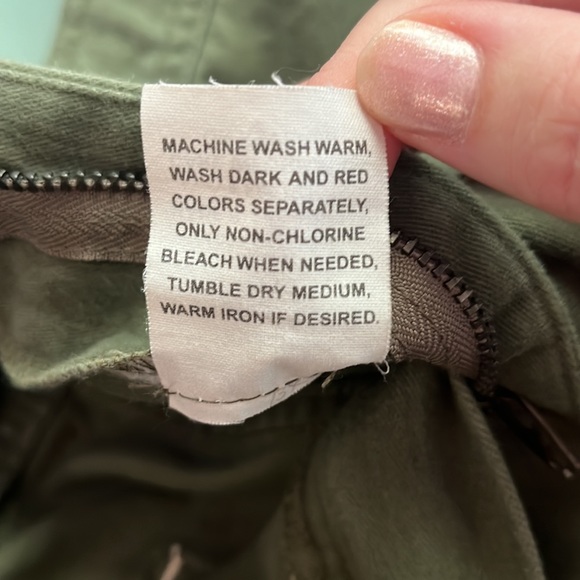 NWOT Riveted by Lee Wide Leg Capris - Picture 8 of 8